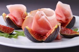 Read more about the article Exotic tastes by Mykonos Catering Services