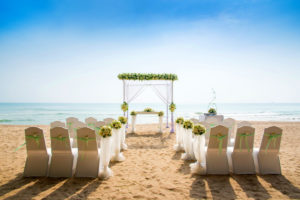 Read more about the article A wedding by the beach in Mykonos